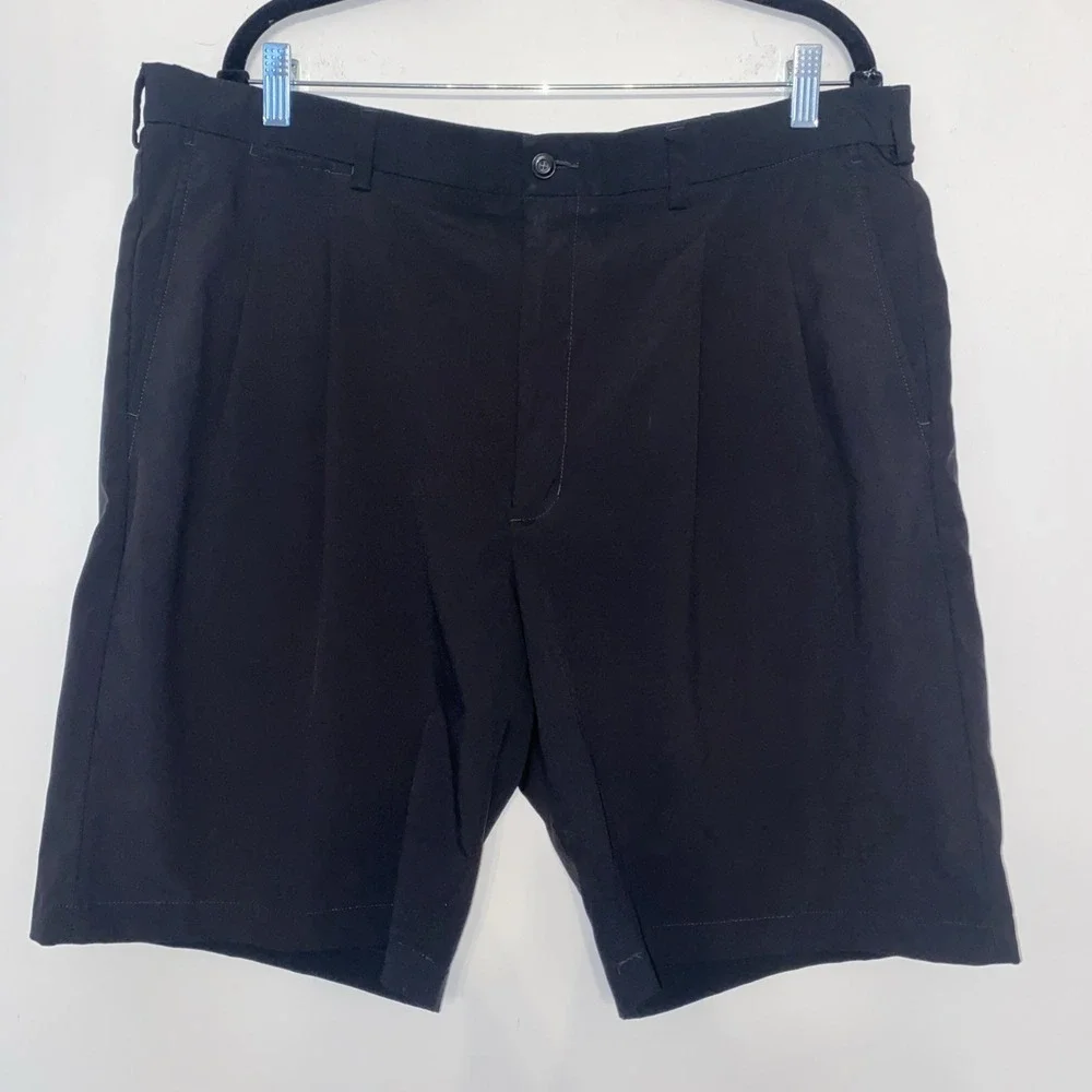PGA TOUR Men's Black Golf Shorts Size 40 Performance‎ Pleated Front 9.5